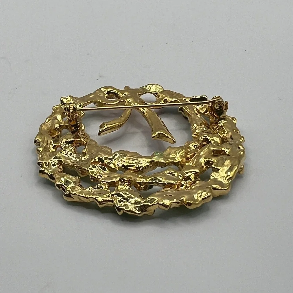 Vintage Christmas Wreath Brooch Geen Red Enamel Gold‎ Tone Pin